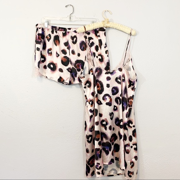 FIGLEAVES CURVE Bree Leopard Print Pajama Set - Picture 2 of 6